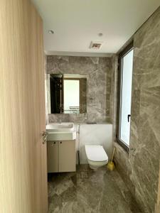 Bathroom Image of 2800 Sq.ft 4 BHK Apartment / Flat for sale in Rustomjee Crown, Prabhadevi Mumbai for Rs. 190000000