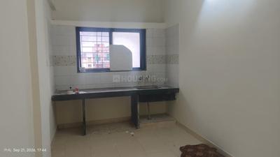 Kitchen Image of 700 Sq.ft 2 BHK Apartment / Flat for rent in Khadewadi Pune for Rs. 14000