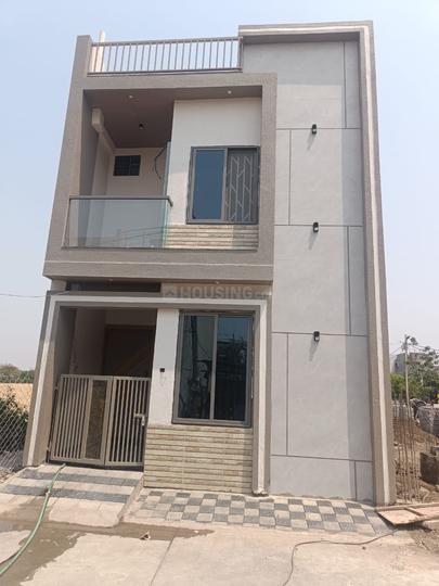 Sreenath palace nipania Main Image 1