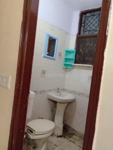 Bathroom Image of 550 Sq.ft 1 BHK Builder Floor for rent in Vaishali Ghaziabad for Rs. 14500