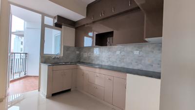 Kitchen Image of 1750 Sq.ft 3 BHK Apartment / Flat for rent in Assotech The Nest, Crossings Republik Ghaziabad for Rs. 25000