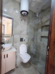 Image of 1200 Sq.ft 3 BHK Builder Floor for sale in Vikaspuri, New Delhi for Rs. 23000000