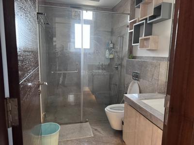 Bathroom Image of 5050 Sq.ft 4.5 BHK Apartment / Flat for sale in Stratford Verde Residence Collection, Kalyani Nagar Pune for Rs. 109000000