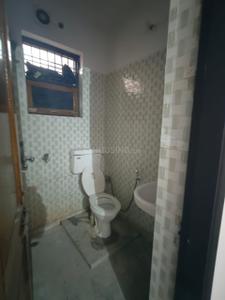 Bathroom Image of 1600 Sq.ft 2 BHK Builder Floor for rent in Sector 46 Gurgaon for Rs. 31500