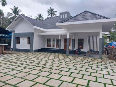 Image of 2000 Sq.ft 3 BHK Independent House for rent in Kizhakkummuri, Thrissur for Rs. 35000