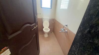 Bathroom Image of 650 Sq.ft 1 BHK Apartment / Flat for rent in Old Sangvi Pune for Rs. 15000