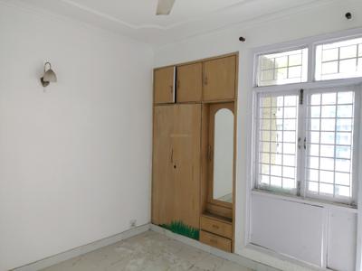 Bedroom Image of 2200 Sq.ft 4 BHK Apartment / Flat for sale in Meera Bai Apartments, Sector 5 Dwarka New Delhi for Rs. 27500000