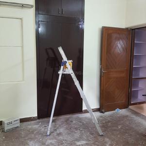 Bedroom Image of 1100 Sq.ft 2 BHK Apartment / Flat for sale in DDA Flats Munirka, Munirka New Delhi for Rs. 25000000