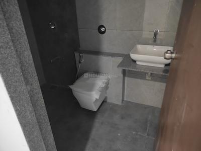 Bathroom Image of 1900 Sq.ft 3 BHK Apartment / Flat for rent in Chhani Vadodara for Rs. 18000