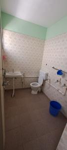 Bathroom Image of 2000 Sq.ft 2 BHK Independent House for rent in Annamalai Nagar, Woraiyur Tiruchirappalli for Rs. 20000