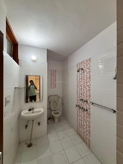 Sector 5, Vikas Nagar Bathroom 1