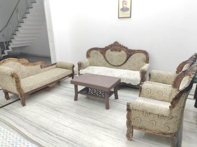 Hall Image of 2000 Sq.ft 5 BHK Independent House for rent in Krishna Nagar Lucknow for Rs. 50000