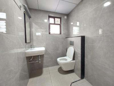 Bathroom Image of 1750 Sq.ft 3.5 BHK Apartment / Flat for rent in Raja Annamalai Puram Chennai for Rs. 100000
