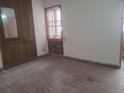Bedroom Image of 1200 Sq.ft 3 BHK Apartment / Flat for sale in Vikaspuri New Delhi for Rs. 18500000