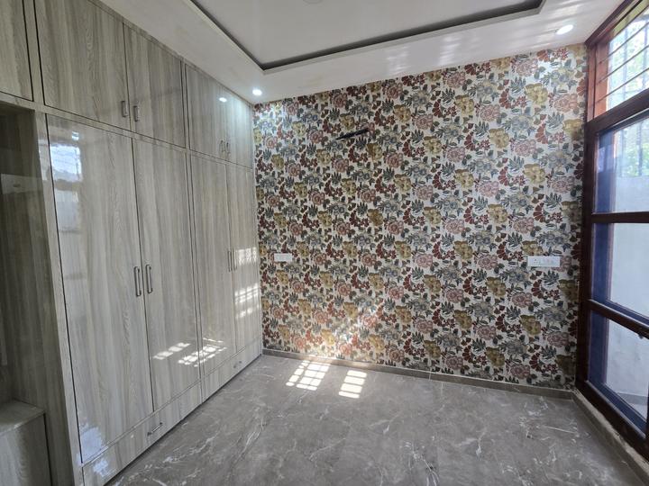 Sector 27D, Sector 27 Bedroom 1