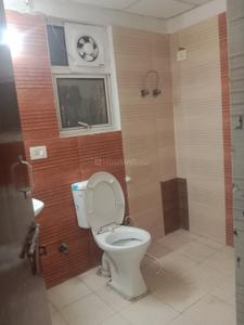 Bathroom Image of 1600 Sq.ft 3.5 BHK Apartment / Flat for sale in Gardenia Gateway, Sector 75 Noida for Rs. 11500001