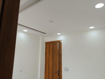 Bedroom Image of 650 Sq.ft 2 BHK Builder Floor for sale in Raja Park Apartment, Shakurpur New Delhi for Rs. 6500000