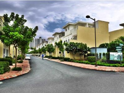 Image of 2185 Sq.ft 3.5 BHK Villa for sale in Paramount Golfforeste Villas, Surajpur, Greater Noida for Rs. 27000000