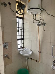 Bathroom Image of 600 Sq.ft 1 BHK Apartment / Flat for rent in Kaveri Apartments, Vasant Kunj New Delhi for Rs. 30000