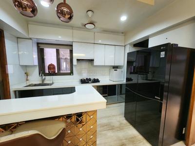Kitchen Image of 2400 Sq.ft 3 BHK Apartment / Flat for rent in Advance Le Jardin, Ellisbridge Ahmedabad for Rs. 75000
