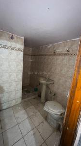 Bathroom Image of 1250 Sq.ft 2 BHK Builder Floor for rent in Sangam Nagar Indore for Rs. 15000
