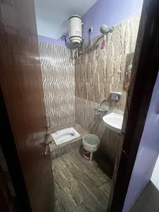 Bathroom Image of 1500 Sq.ft 3 BHK Apartment / Flat for rent in Tejpur Gadbadi Indore for Rs. 30000
