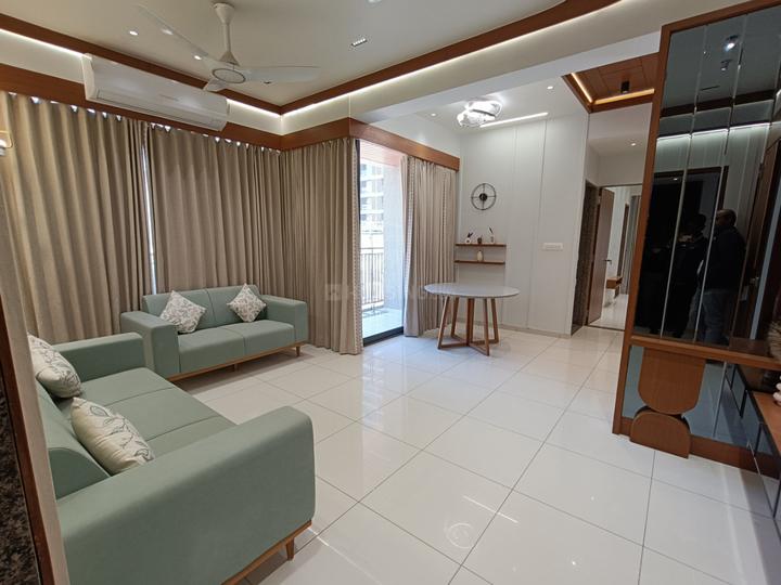 Vasana Hadmatia, Sargasan Main Image 1