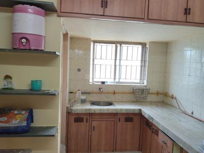 Kitchen Image of 1000 Sq.ft 2 BHK Apartment / Flat for rent in Old Walled City Rajkot for Rs. 16000