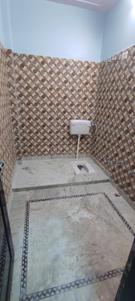 Bathroom Image of 2200 Sq.ft 4.5 BHK Independent House for rent in Jankipuram Extension Lucknow for Rs. 20000