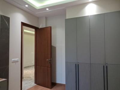 Bedroom Image of 1350 Sq.ft 3 BHK Builder Floor for sale in Paschim Vihar New Delhi for Rs. 27000000