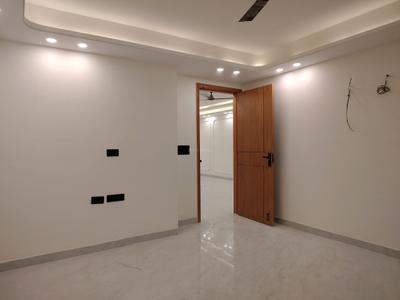 Bedroom Image of 2000 Sq.ft 4 BHK Builder Floor for sale in Freedom Fighters Enclave New Delhi for Rs. 20000000