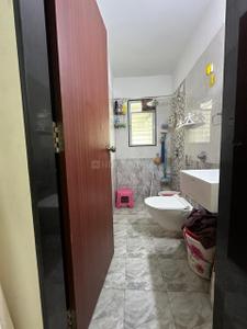 Bathroom Image of 600 Sq.ft 1 BHK Apartment / Flat for sale in Kothrud Pune for Rs. 8500000