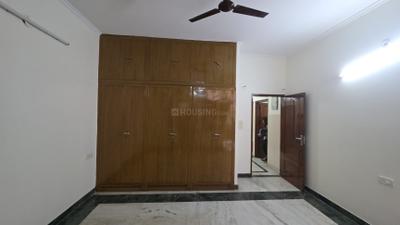 Bedroom Image of 1350 Sq.ft 3 BHK Builder Floor for rent in Pitampura New Delhi for Rs. 40000