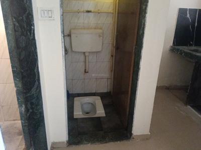 Bathroom Image of 325 Sq.ft 1 BHK Apartment / Flat for sale in Malad West Mumbai for Rs. 4500000