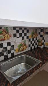 Kitchen Image of 650 Sq.ft 1 BHK Independent House for rent in Babuganj Lucknow for Rs. 12000