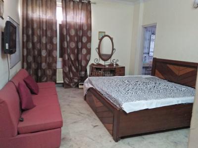 Bedroom Image of 1200 Sq.ft 1 BHK Builder Floor for rent in Panchsheel Park New Delhi for Rs. 50000
