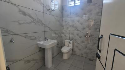 Bathroom Image of 1250 Sq.ft 2 BHK Duplex for rent in Pondha Dehradun for Rs. 22000