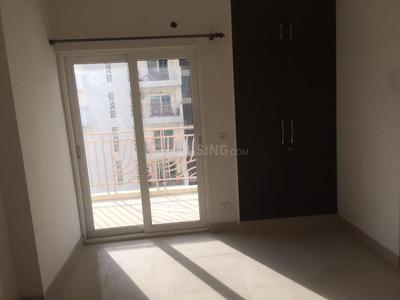 Bedroom Image of 2450 Sq.ft 4 BHK Apartment / Flat for sale in Mahagun Moderne, Sector 78 Noida for Rs. 36000000