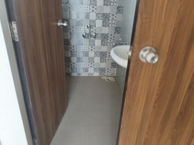 Bathroom Image of 412 Sq.ft 1 BHK Apartment / Flat for rent in Dosti Greater Thane Phase 1, Bhiwandi Thane for Rs. 10011