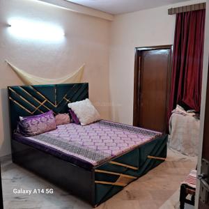 Bedroom Image of 1800 Sq.ft 3 BHK Builder Floor for rent in Rajouri Garden New Delhi for Rs. 42000