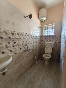 Bathroom Image of 625 Sq.ft 1 BHK Builder Floor for rent in Doddanekundi Bengaluru for Rs. 16000