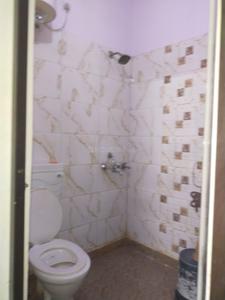 Bathroom Image of 450 Sq.ft 1 BHK Builder Floor for rent in Matiala New Delhi for Rs. 12000