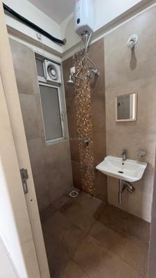 Ashar Sapphire Bathroom Two 4