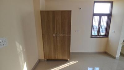 Bedroom Image of 372 Sq.ft 1 RK Apartment / Flat for rent in Sector 72 Noida for Rs. 12599
