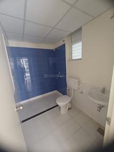 Bathroom Image of 1150 Sq.ft 3 BHK Apartment / Flat for rent in Senganmal Chennai for Rs. 25000