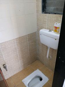 Common Bathroom Image of 405 Sq.ft 1 BHK Apartment / Flat for rent in Worli Mumbai for Rs. 45000