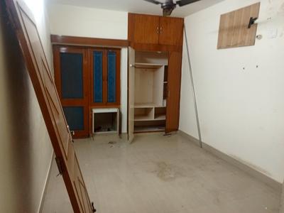 Bedroom Image of 1250 Sq.ft 3 BHK Apartment / Flat for rent in Shubham Apartments, Patparganj New Delhi for Rs. 35000