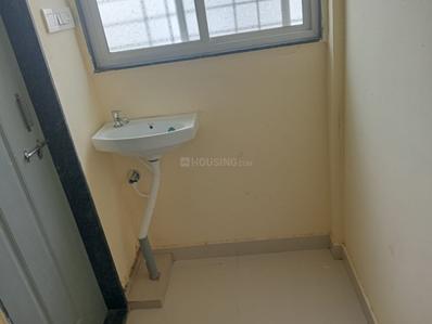 Bathroom Image of 450 Sq.ft 1 BHK Apartment / Flat for rent in Marunji Pune for Rs. 12000