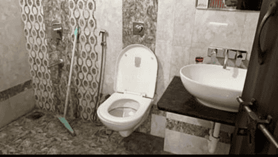 Bathroom Image of 500 Sq.ft 1 BHK Apartment / Flat for rent in Gokhalenagar Pune for Rs. 27000