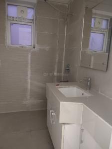 Bathroom Image of 1470 Sq.ft 3.5 BHK Apartment / Flat for sale in Signature Global City 37D Phase 2, Sector 37D Gurgaon for Rs. 20000000